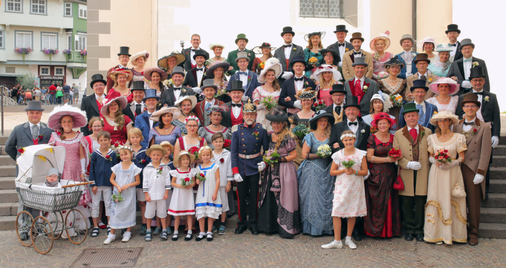 Bürgerball zu Bismarcks Zeiten Gruppenbild